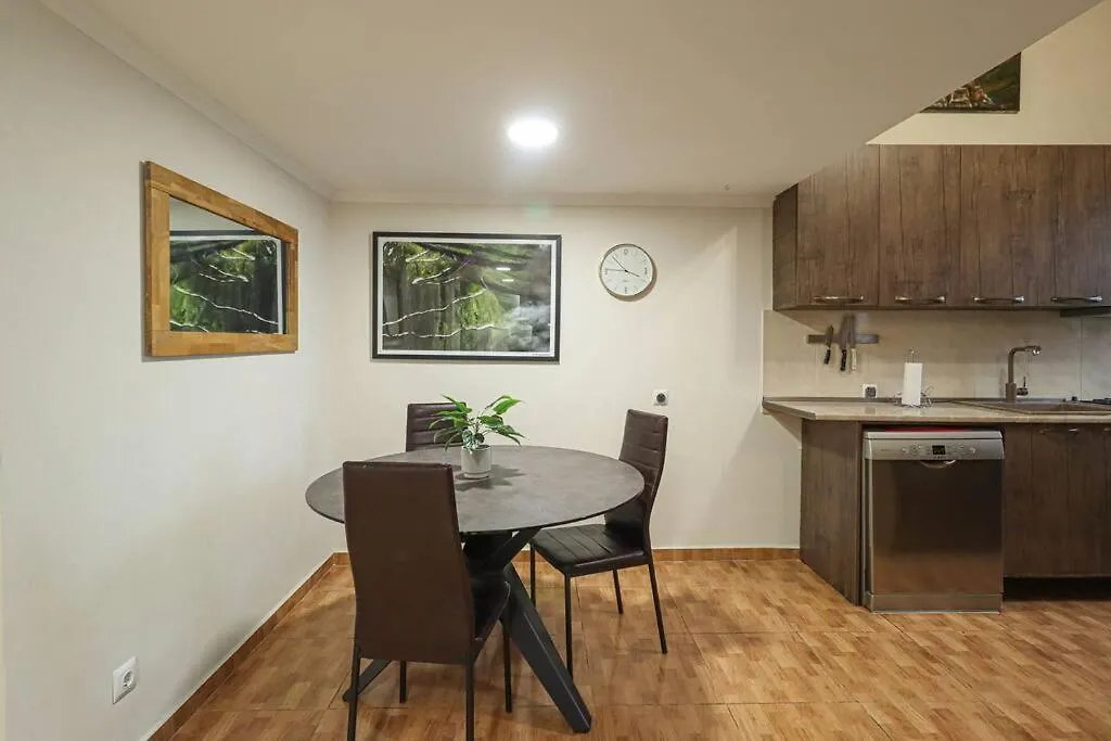 Cosy Central 2-Br Apartment-By Wehost Tbilisi Apartment