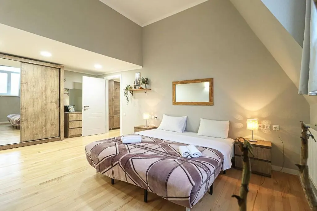 Cosy Central 2-Br Apartment-By Wehost Tbilisi
