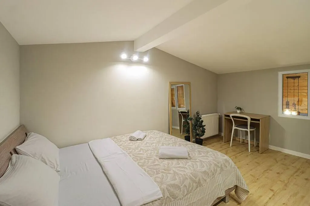 Cosy Central 2-Br Apartment-By Wehost Tbilisi Georgia