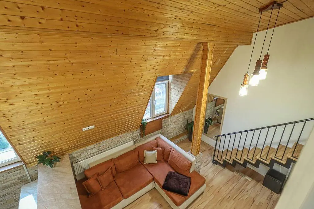 Cosy Central 2-Br Apartment-By Wehost Tbilisi Apartment
